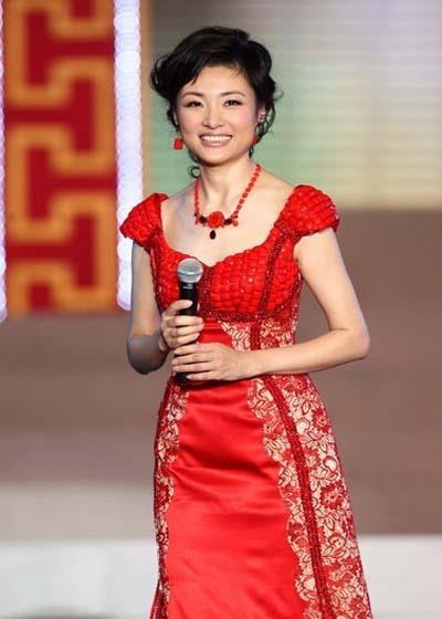 周濤 連續(xù)十五年擔任春晚的主持人